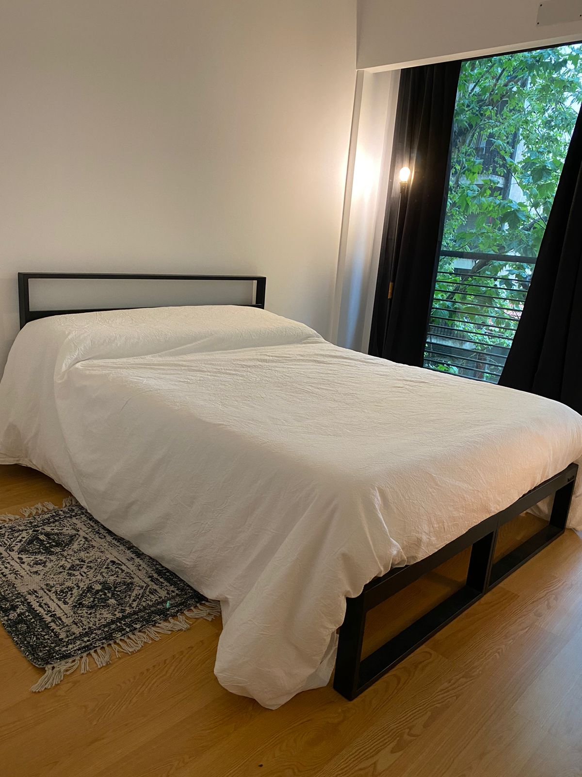 Cama Minimalista Tuxon 140x190 dividida en dos modulos