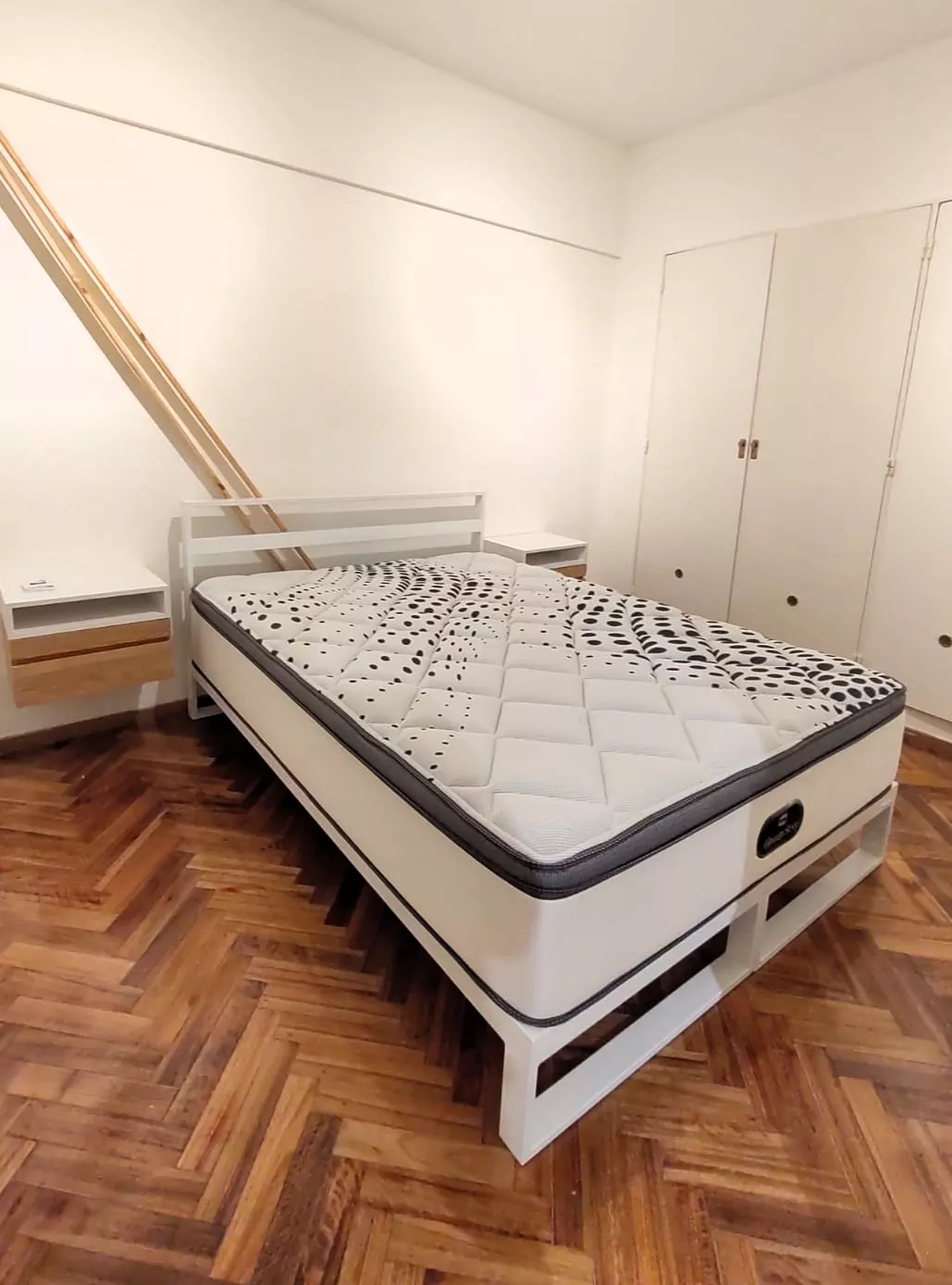 Cama Minimalista Tuxon 180x200 Dividida en dos módulos con cabecera