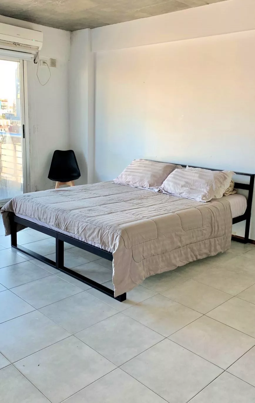 Cama Minimalista Tuxon 200x200 Dividida en dos módulos con cabecera