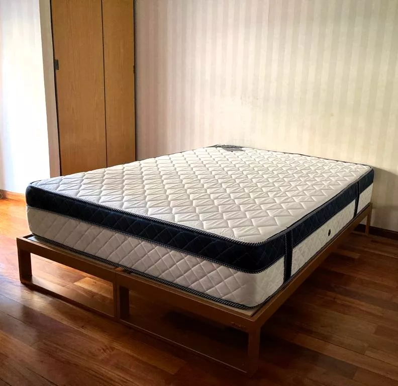 Cama Minimalista Tuxon 140x190 Dividida en dos módulos sin respaldo